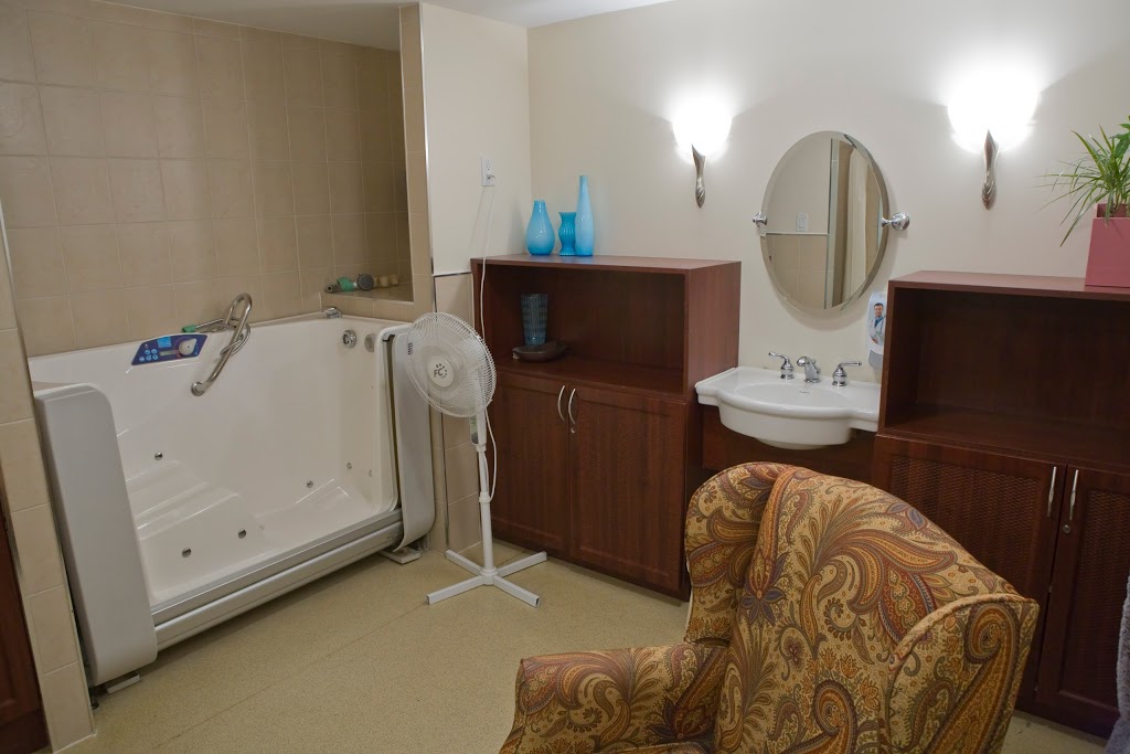 Park Avenue Manor Retirement Residence | 924 Park Ave W, Burlington, ON L7T 1N7, Canada | Phone: (905) 333-3323