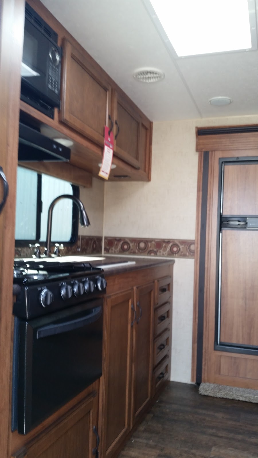 Leisure Trailer Sales | 204 Patillo Rd, Tecumseh, ON N8N 2L9, Canada | Phone: (519) 727-3400