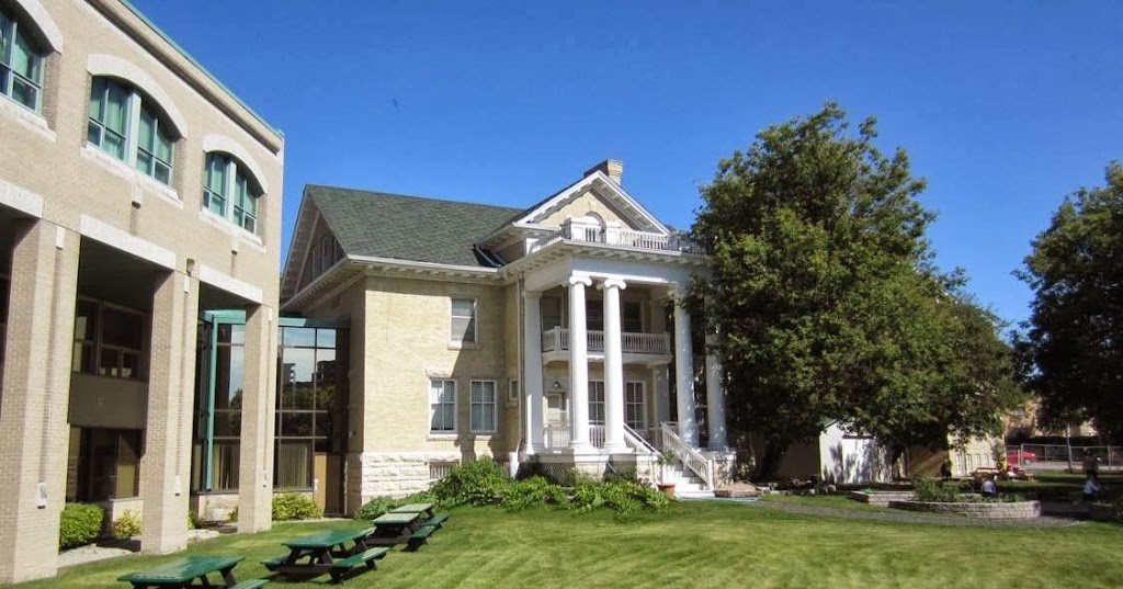Balmoral Hall School | 630 Westminster Ave, Winnipeg, MB R3C 3S1, Canada | Phone: (204) 784-1600