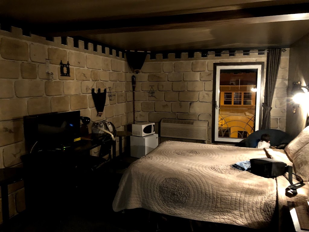 Hôtel Écono-Confort | 359 Av. de Grand-Mère, Grand-Mère, QC G9T 2H1, Canada | Phone: (819) 538-2020