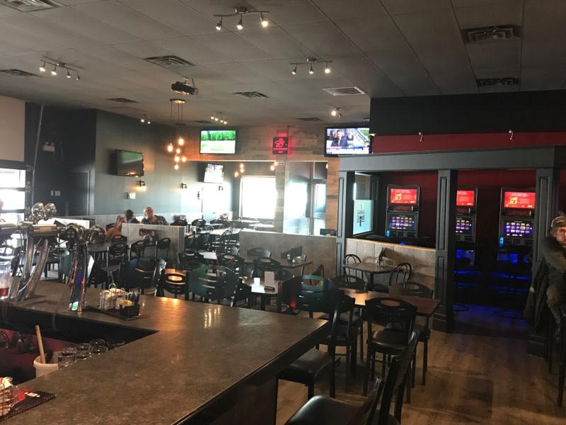 Pub Resto Broue | 387 Boulevard Armand-Paris, Québec, QC G1C 7T2, Canada | Phone: (418) 661-1202