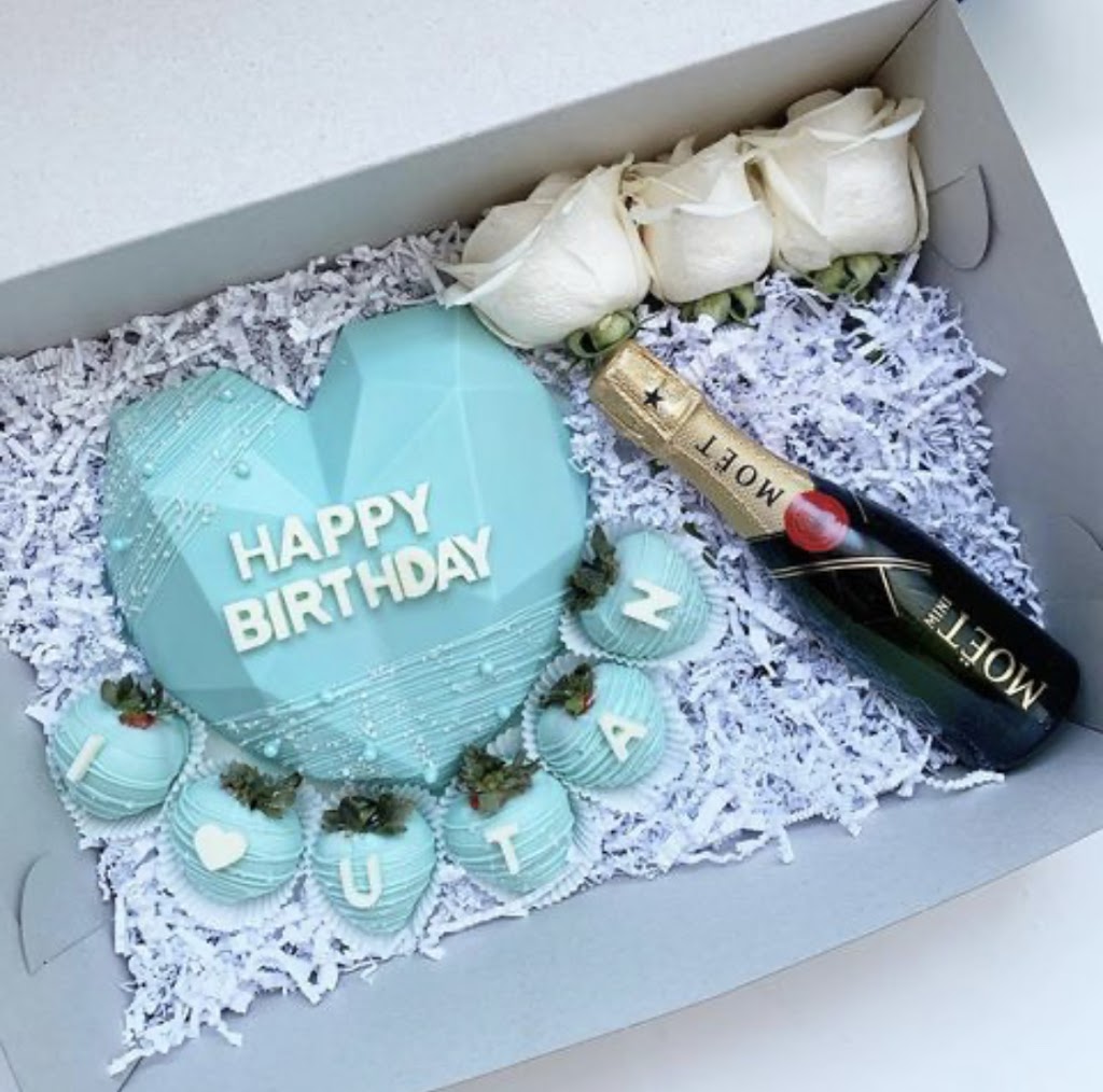 Smash That Cake Co | 6150 Boulevard Davis, Saint-Hubert, QC J3Y 8Y3, Canada | Phone: (819) 588-8388