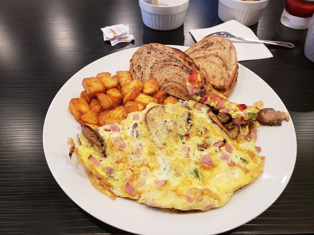 Old King Bistro | 2934 King St E, Kitchener, ON N2A 1A7, Canada | Phone: (519) 208-5464