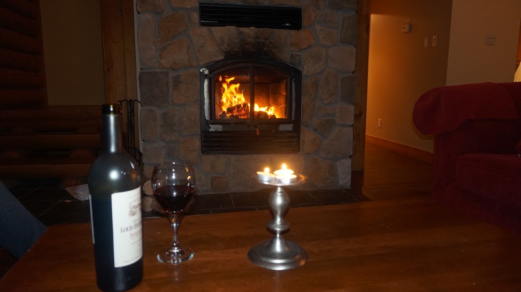 Chalet Huron | 520 Chemin des Pionniers, Labelle, QC J0T 1H0, Canada | Phone: (514) 545-4388