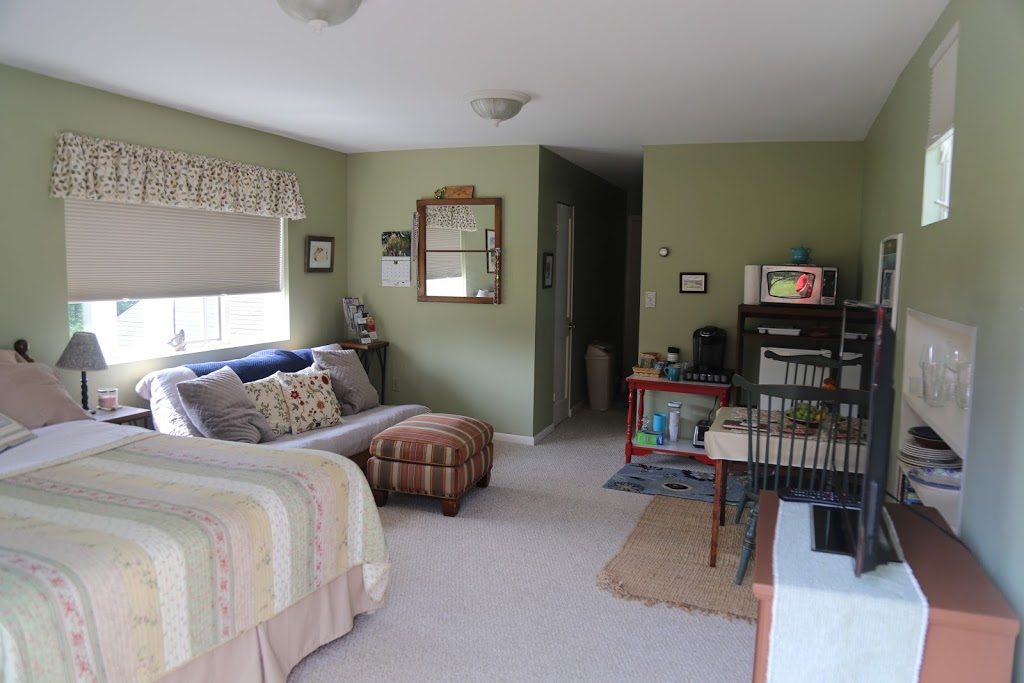 The Big Dipper Suite | 68 Tamarack Rd, Jay, VT 05859, USA | Phone: (802) 673-4008