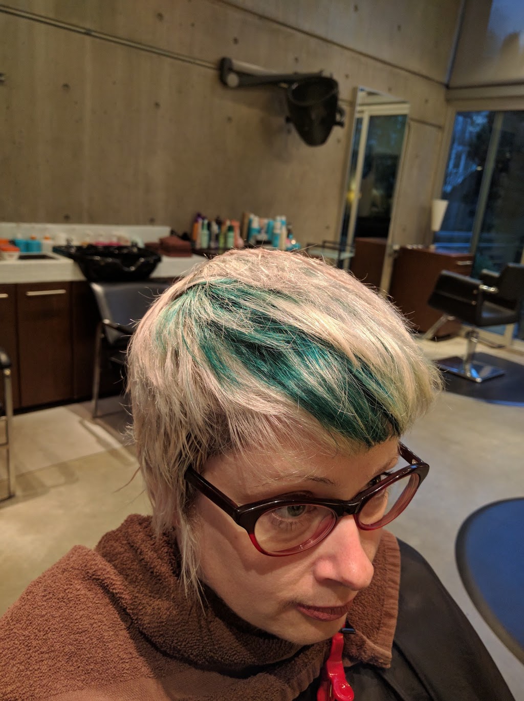 Hipknotik Hair Lounge | 1540 W 2nd Ave, Vancouver, BC V6J 1H2, Canada | Phone: (604) 738-7999