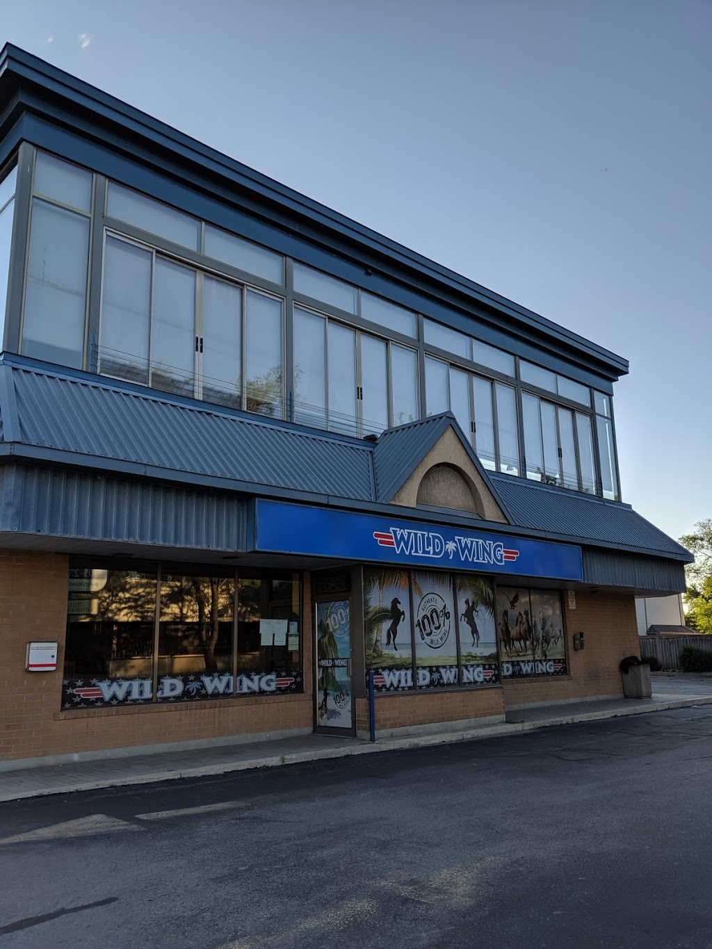 Wild Wing | 714 Lakeshore Rd E 1 & 6, Mississauga, ON L5G 1J6, Canada | Phone: (905) 278-1500