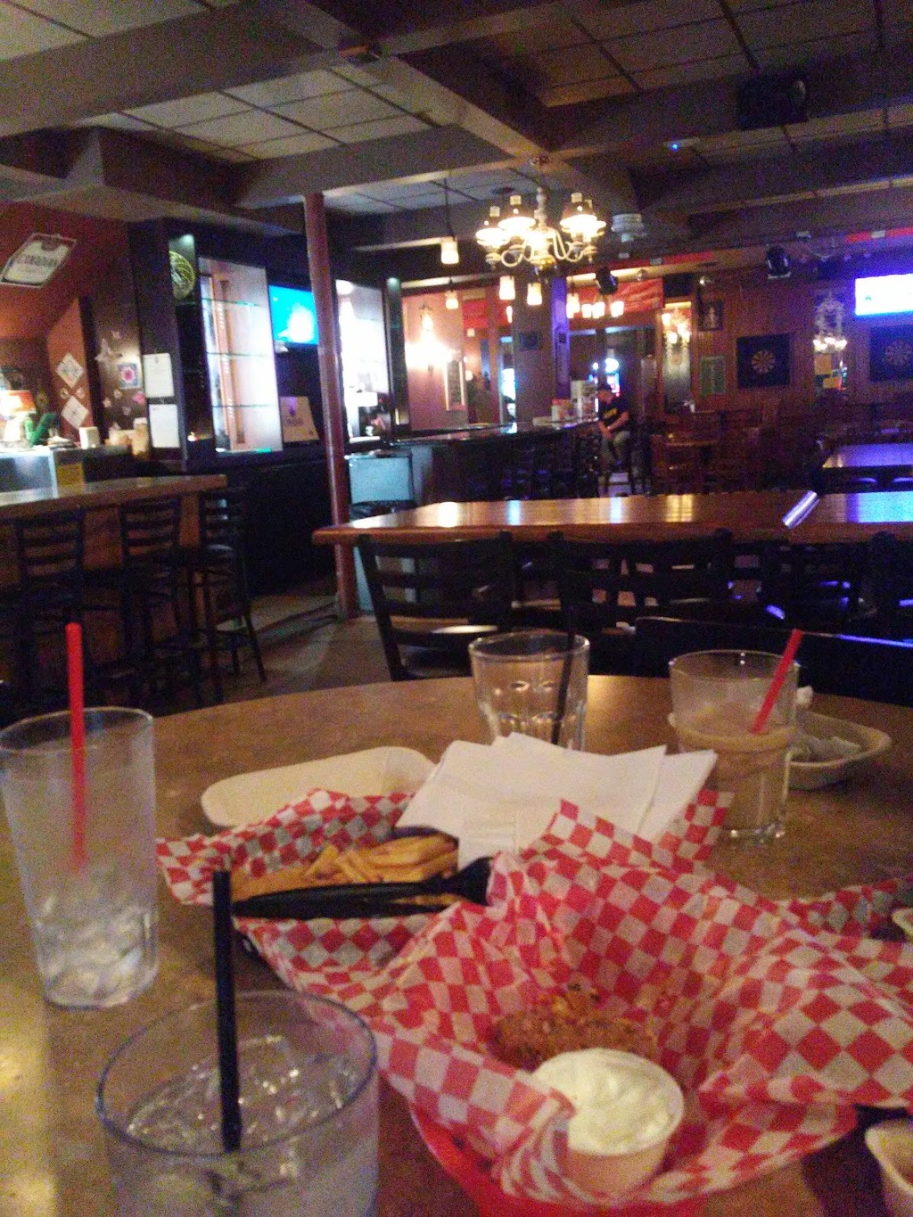 Queens Hotel | 207 24 St, Fort Macleod, AB T0L 0Z0, Canada | Phone: (403) 553-4343