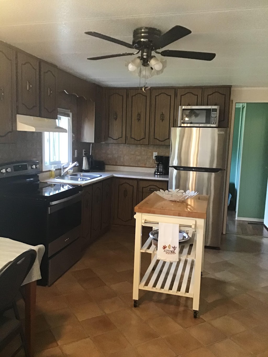 Four Seasons Cottage Gataway | 608 Hickory Beach Rd, Fenelon Falls, ON K0M 1N0, Canada | Phone: (647) 638-6326