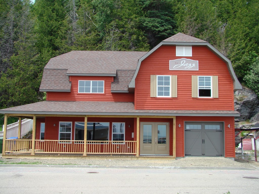 Le Jazz | 50 Rue du Quai, La Malbaie, QC G5A 2Y1, Canada | Phone: (418) 202-7922