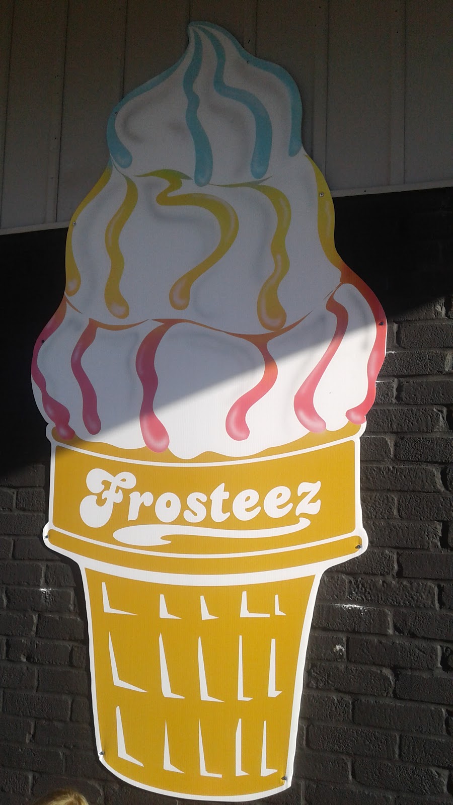 Frosteez | 20 Clarence St, Brantford, ON N3T 2T7, Canada | Phone: (519) 512-0083