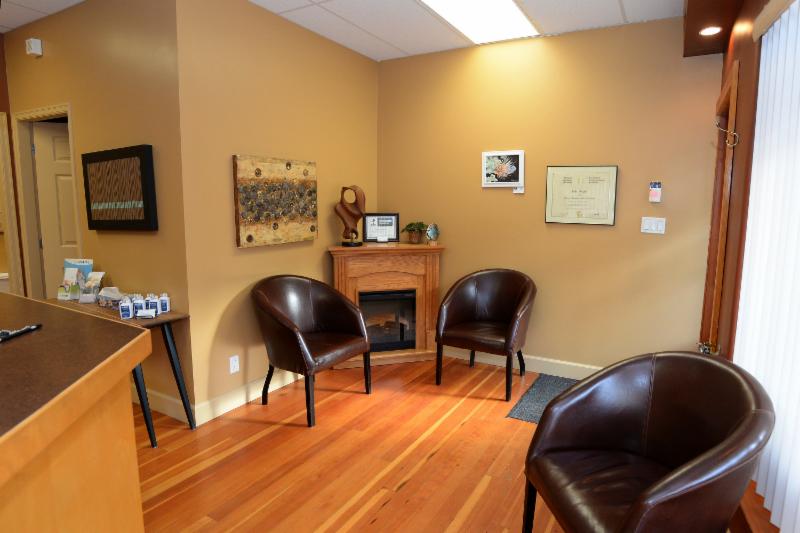 Peninsula Denture Clinic Ltd | 4085A Quadra St, Victoria, BC V8X 1K5, Canada | Phone: (250) 658-1417