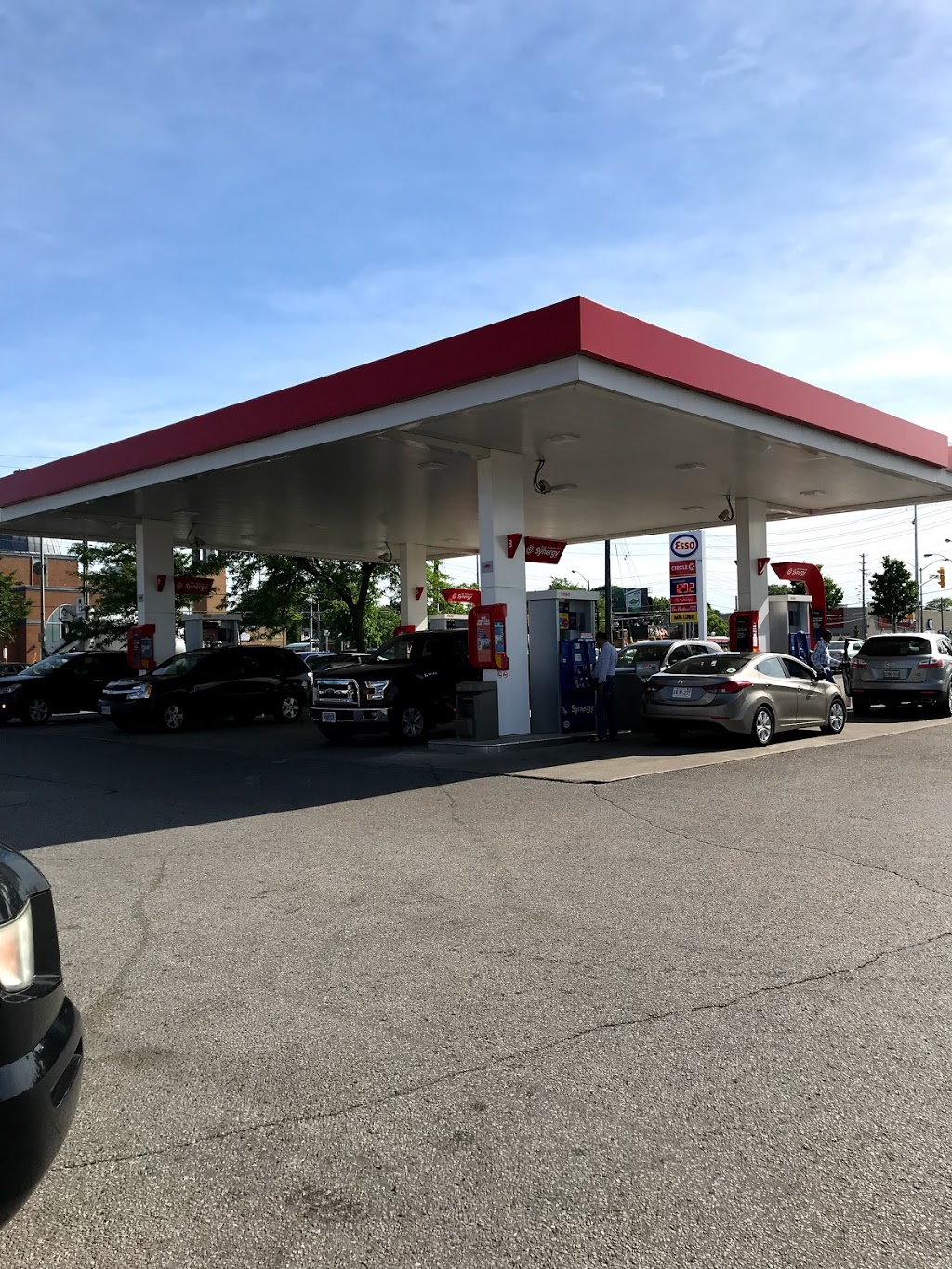 Circle K | 2370 Lawrence Ave E, Scarborough, ON M1P 2R5, Canada | Phone: (416) 751-2541