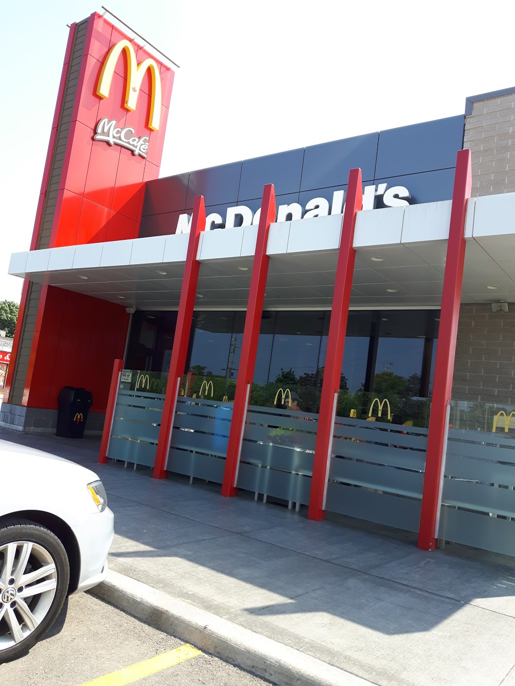 McDonalds | 686 Appleby Line, Burlington, ON L7L 5P9, Canada | Phone: (905) 632-3876