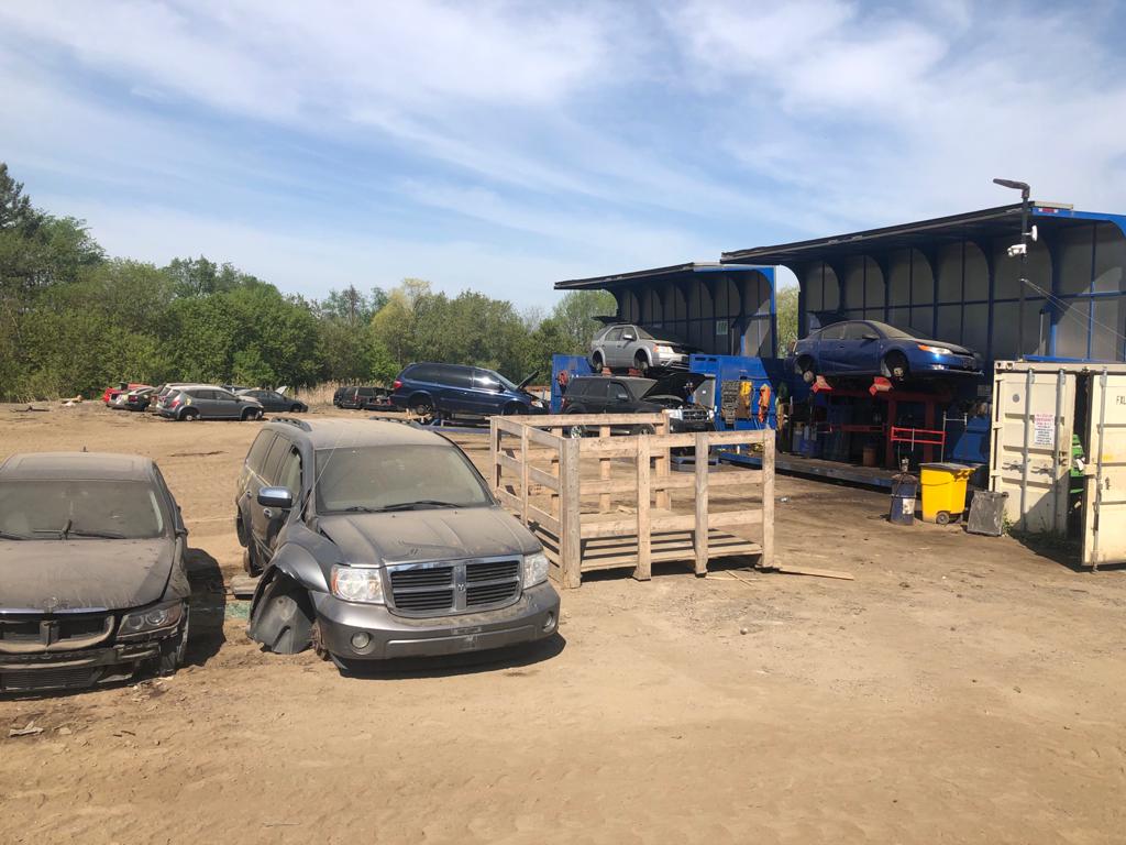 Towing and Scrap Car Removal Vaughan | 19 Asner Ave, Maple, ON L5A 0W6, Canada | Phone: (647) 957-8305
