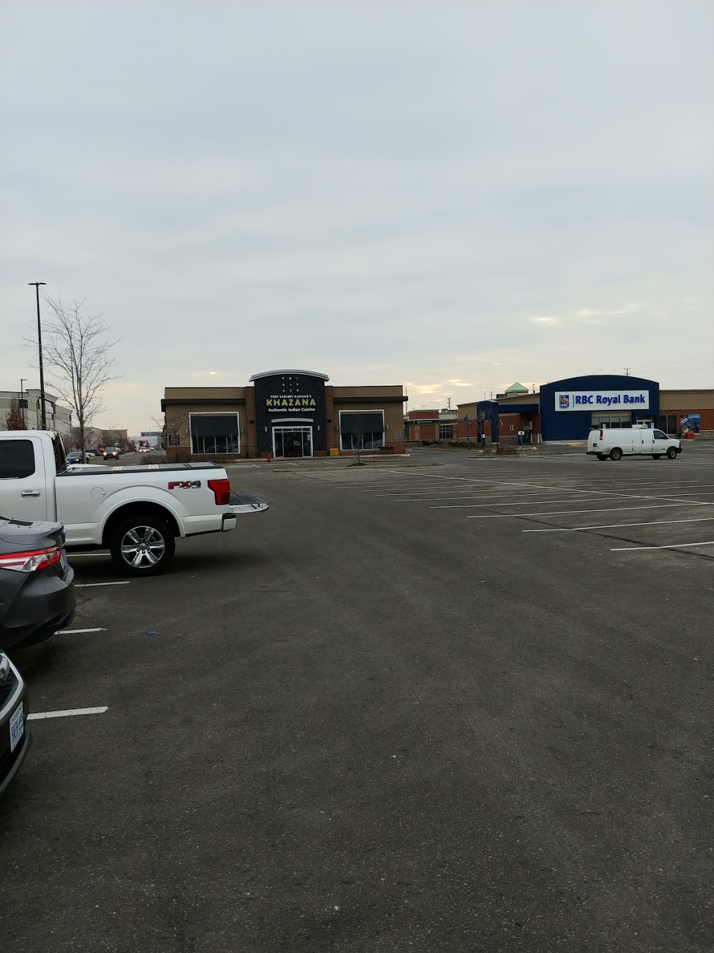 RBC Royal Bank | 9115 Airport Rd, Brampton, ON L6S 0B8, Canada | Phone: (905) 792-5200