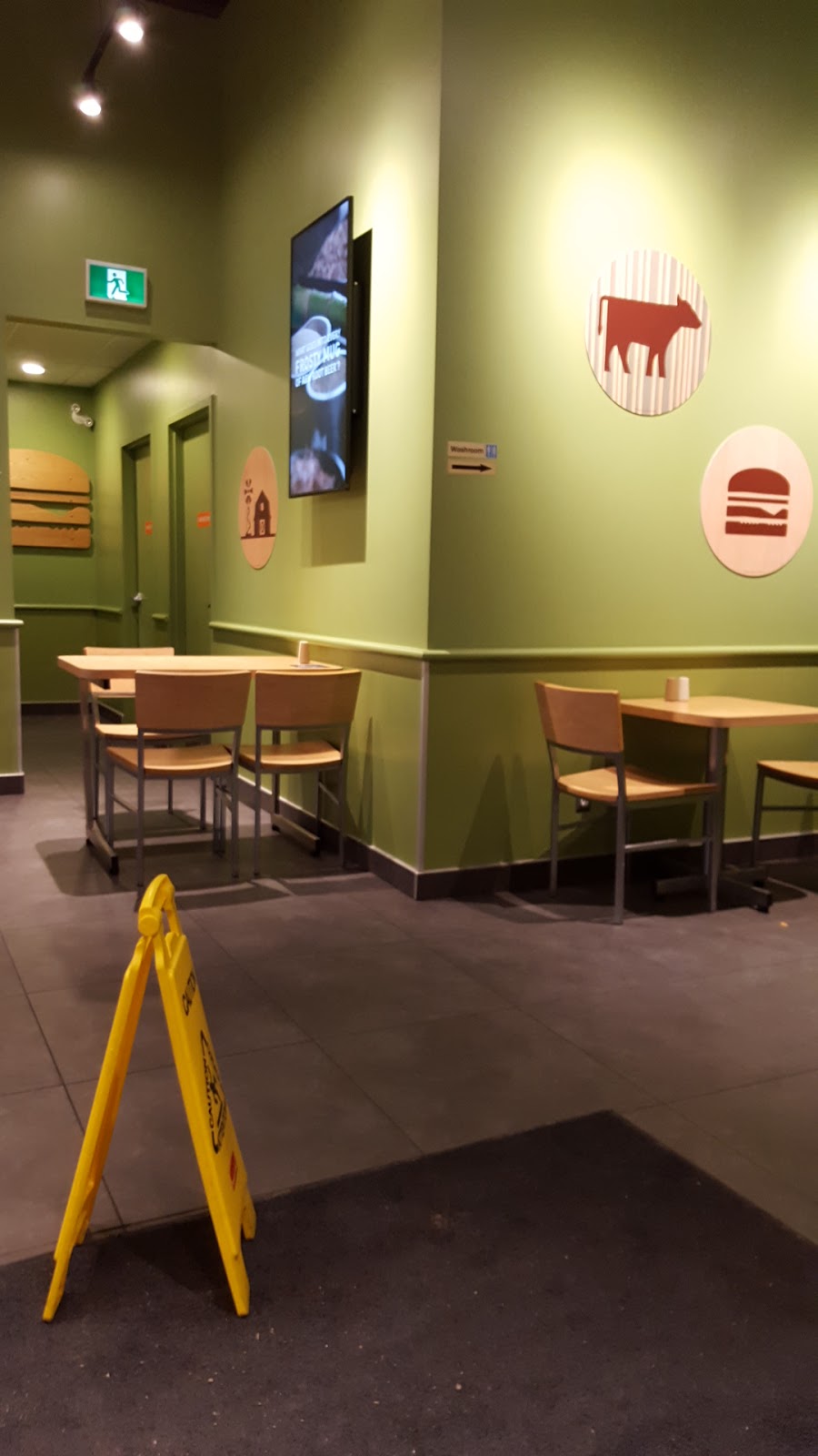 A&W Canada | 1636 15, Kingston, ON K7L 5H6, Canada | Phone: (613) 544-8221