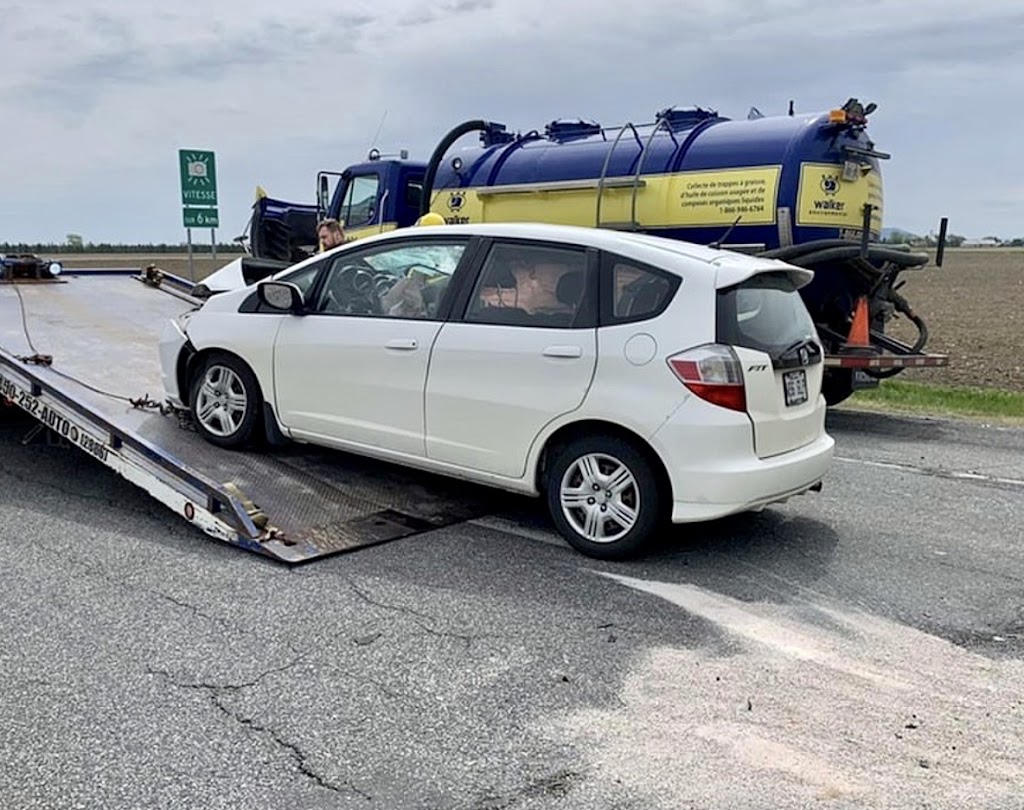 REMORQUAGE LONGUEUIL Vercheres Varenne 24/7 | 6000 Rang de Picardie, Varennes, QC J3X 1P7, Canada | Phone: (438) 387-8257