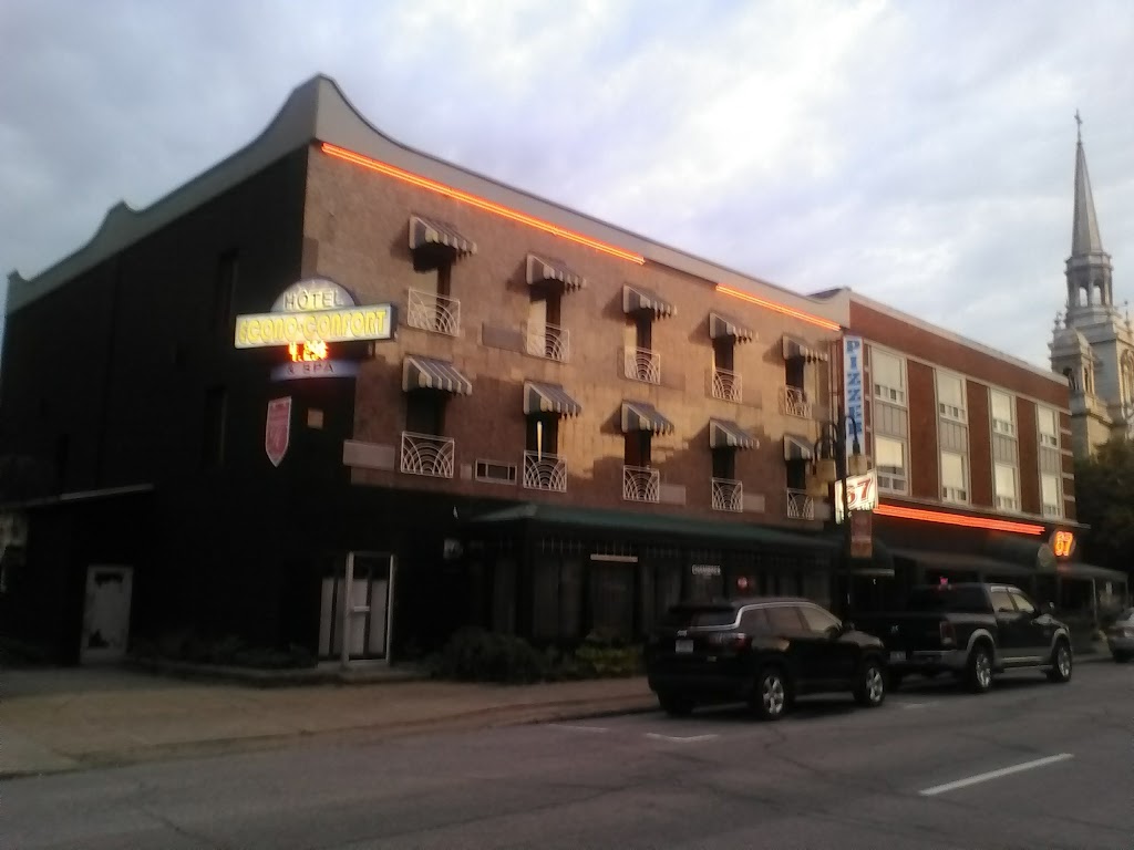 Hôtel Écono-Confort | 359 Av. de Grand-Mère, Grand-Mère, QC G9T 2H1, Canada | Phone: (819) 538-2020