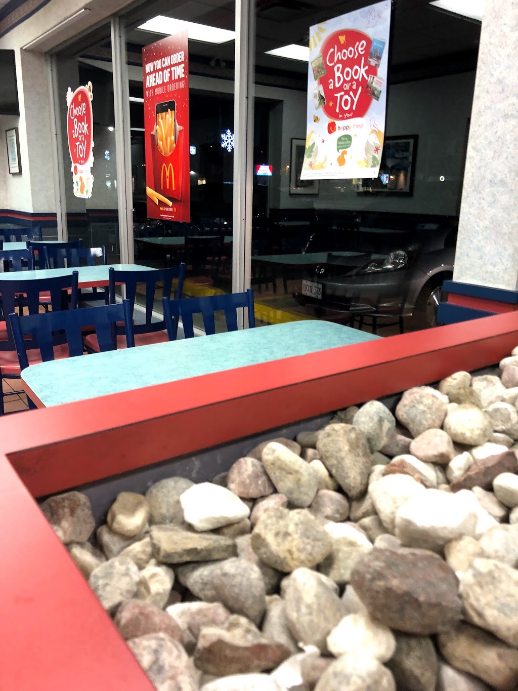 McDonalds | 2290 Lakeshore Rd W, Oakville, ON L6L 1H3, Canada | Phone: (905) 469-0175