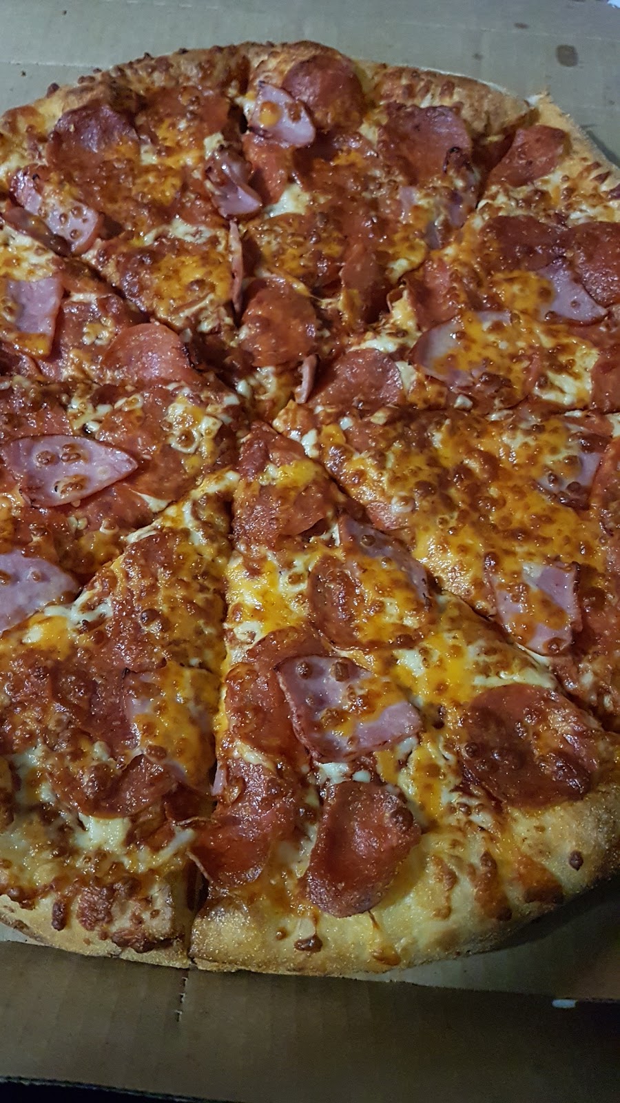 Dominos | 3059 Portage Avenue West, Winnipeg, MB R3K 0W4, Canada | Phone: (204) 987-5555