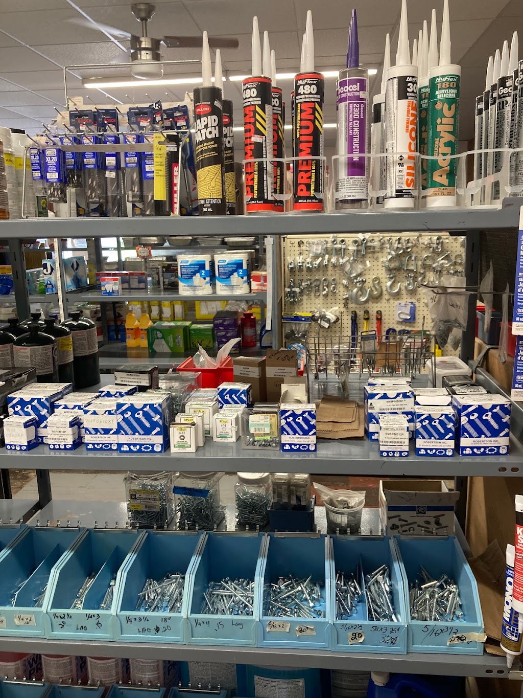 Van & Dans General Store | 44 Main Ave NW, Glenwood, AB T0K 2R0, Canada | Phone: (403) 626-3212