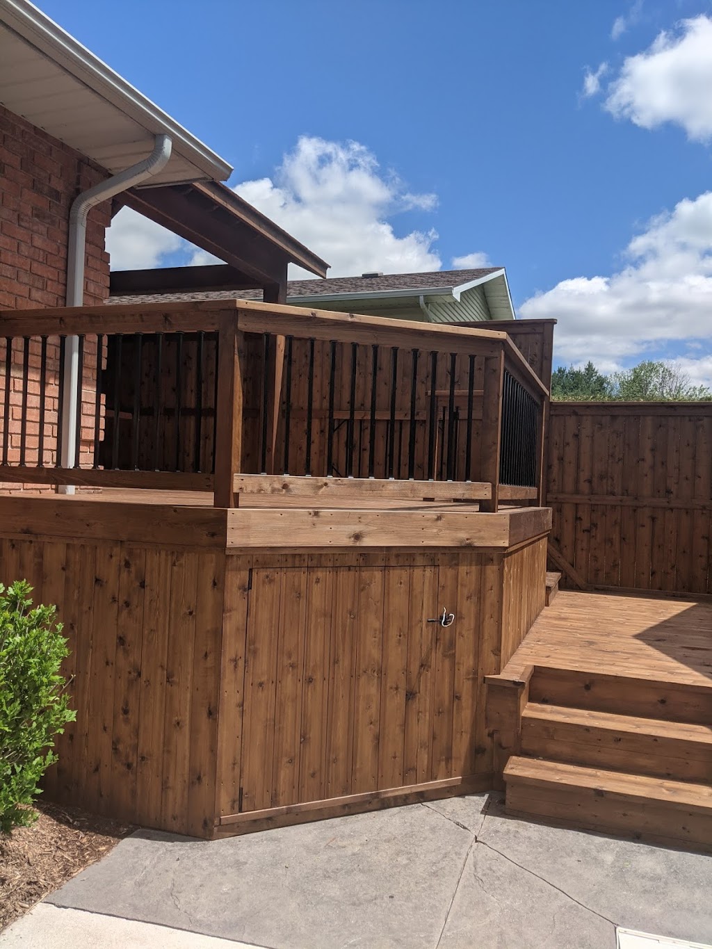 Deck Refresh | 183 Clifford St, London, ON N5Y 1Z7, Canada | Phone: (519) 476-9423