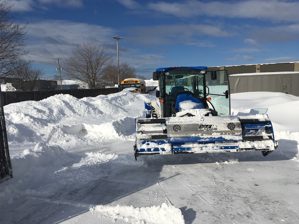 Arctic Déneigement à Mascouche | 1388 Av. de la Gare, Mascouche, QC J0K 2Z2, Canada | Phone: (438) 888-9766
