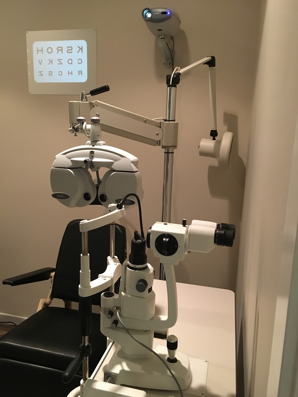United Optical Dispensary Ltd | 4228 Hastings St, Burnaby, BC V5C 2J6, Canada | Phone: (604) 298-5571