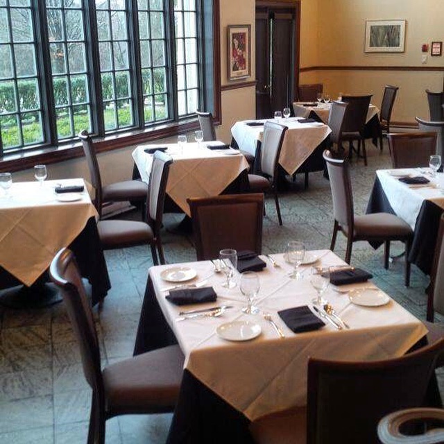 Windermere Manor | 200 Collip Cir, London, ON N6G 4X8, Canada | Phone: (519) 858-1391
