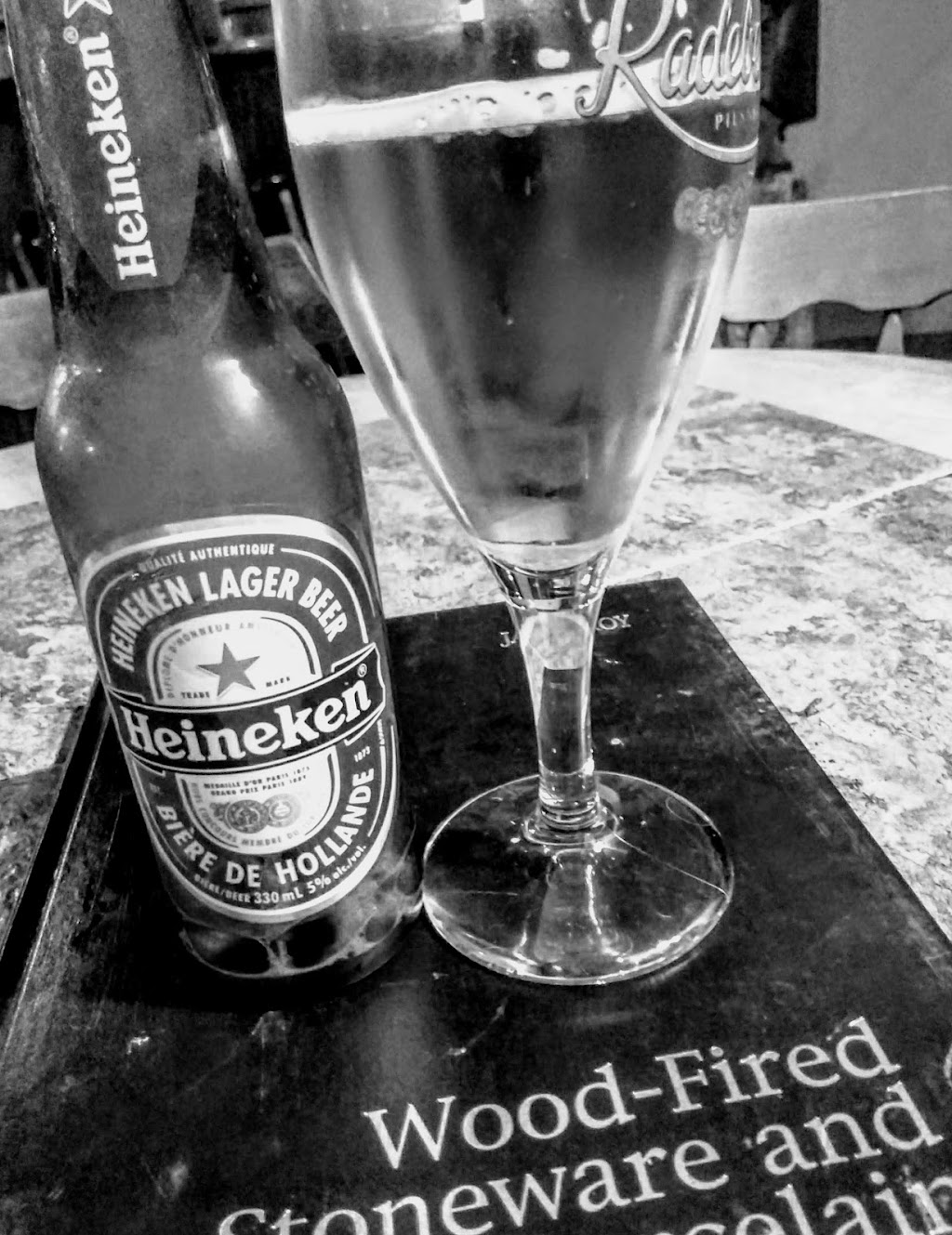The Old Stable Pub | 114 Lakeshore Rd W #1, Mississauga, ON L5H 1E8, Canada | Phone: (905) 278-1101