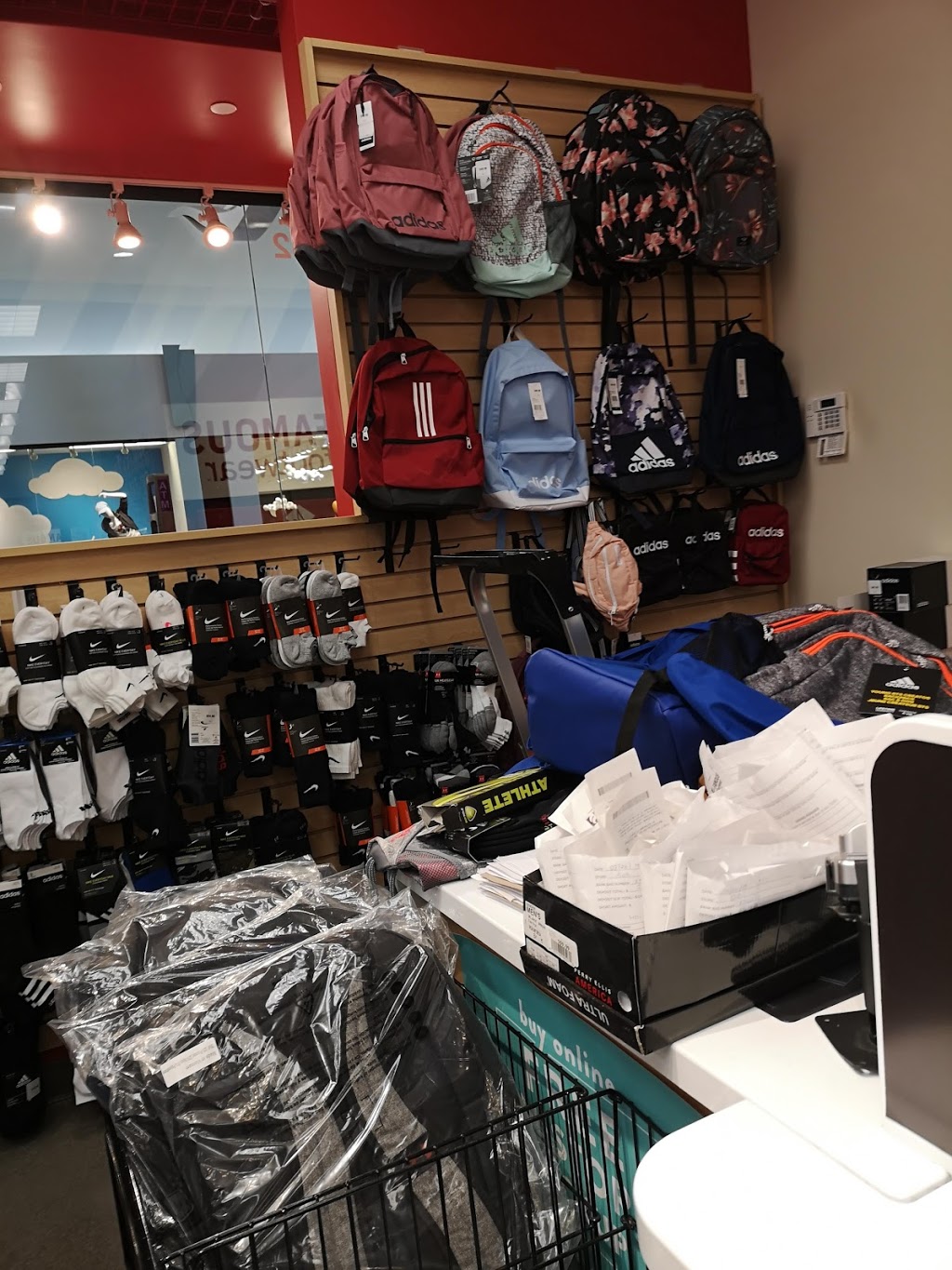 Famous Footwear Outlet | Vaughan Mills, 1 Bass Pro Mills Dr, Concord, ON L4K 5W4, Canada | Phone: (289) 982-0508