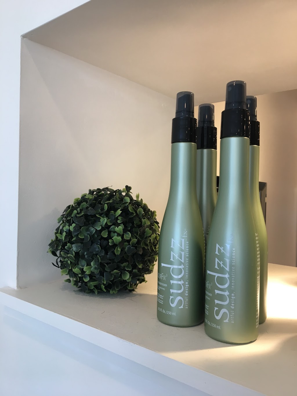 Population Hair Salon | 62 Stonehaven Dr, Kanata, ON K2M 2Y2, Canada | Phone: (613) 592-2076