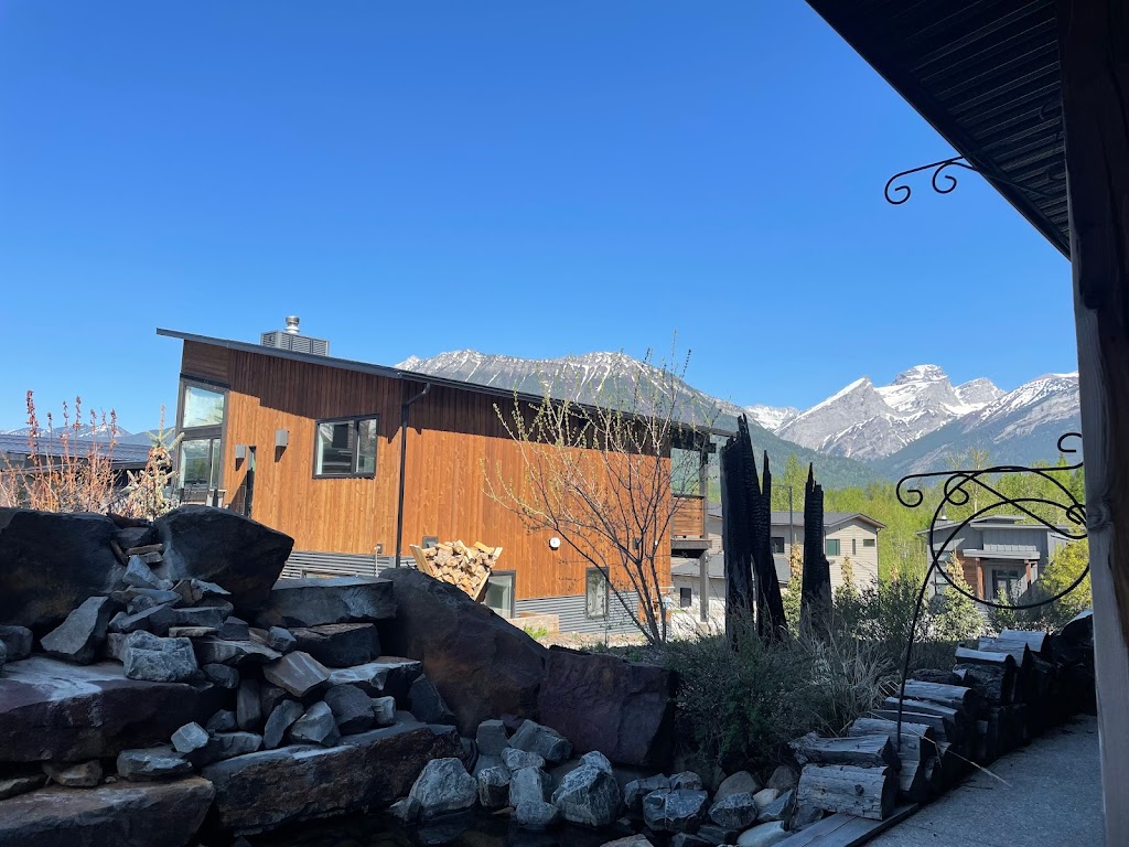 Blackstone Bed & Breakfast | 30 Piedmont Dr, Fernie, BC V0B 1M4, Canada | Phone: (250) 425-3637