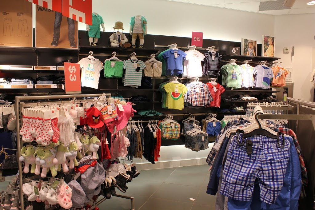 H&M | 261055 Crossiron Blvd, Rocky View No. 44, AB T4A 0G3, Canada | Phone: (855) 272-7007