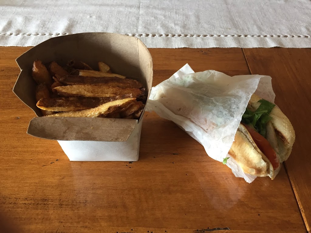 Fork in the Road | 6 Bay St, Baysville, ON P0B 1A0, Canada | Phone: (705) 224-3675