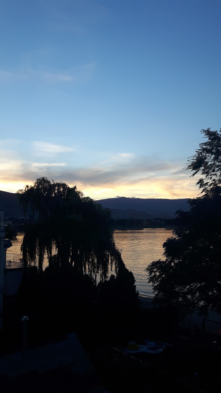 Desert Surfside Waterfront Accommodations | 7310 Main St, Osoyoos, BC V0H 1V0, Canada | Phone: (877) 495-2228