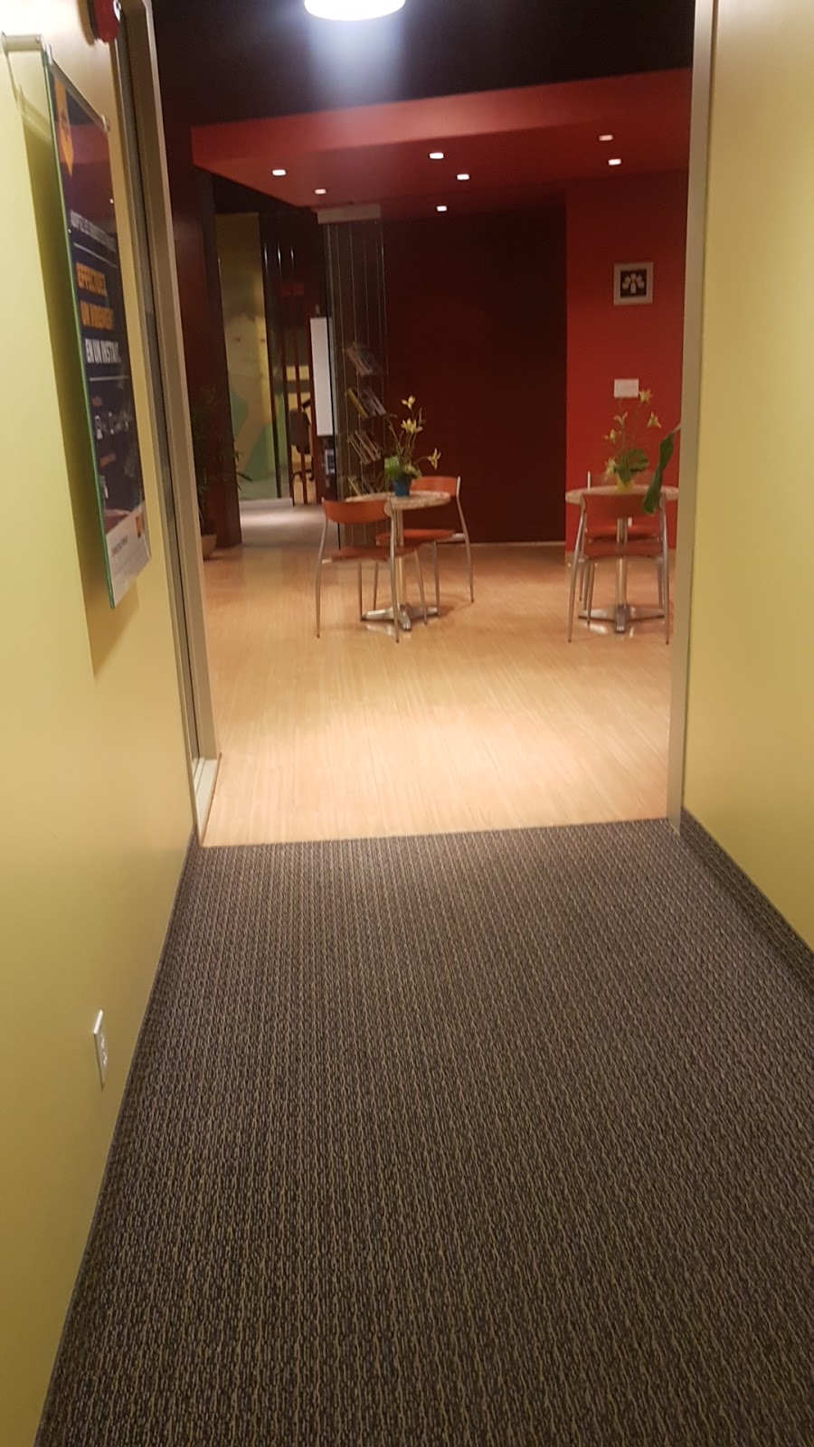 Banque Laurentienne | 5720 Boulevard des Laurentides, Laval, QC H7K 2K2, Canada | Phone: (800) 252-1846
