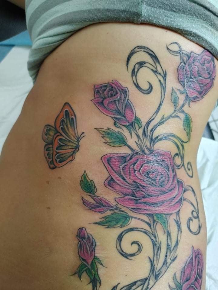 Tatouage universel | *************horaire variable selon achalandage***********, 2 Chem. de lÉquerre, Baie-Saint-Paul, QC G3Z 2Y5, Canada | Phone: (418) 200-8181
