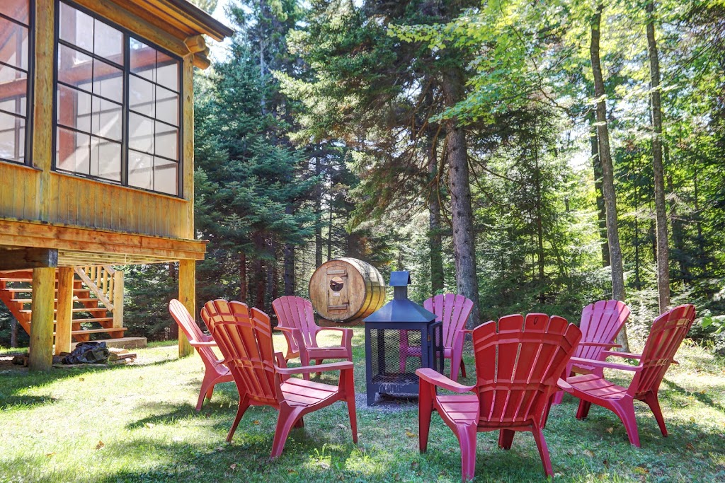Chalet no. 30 by Fiddler Lake Resort (Cerf-Deer) | 12 Chem. du Cardinal, Mille-Isles, QC J0R 1A0, Canada | Phone: (438) 925-7727