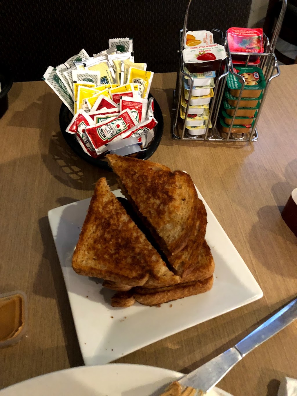 Restaurant Chez Larry | 1131 Rue du Centenaire, Saint-Agapit, QC G0S 1Z0, Canada | Phone: (418) 888-5007