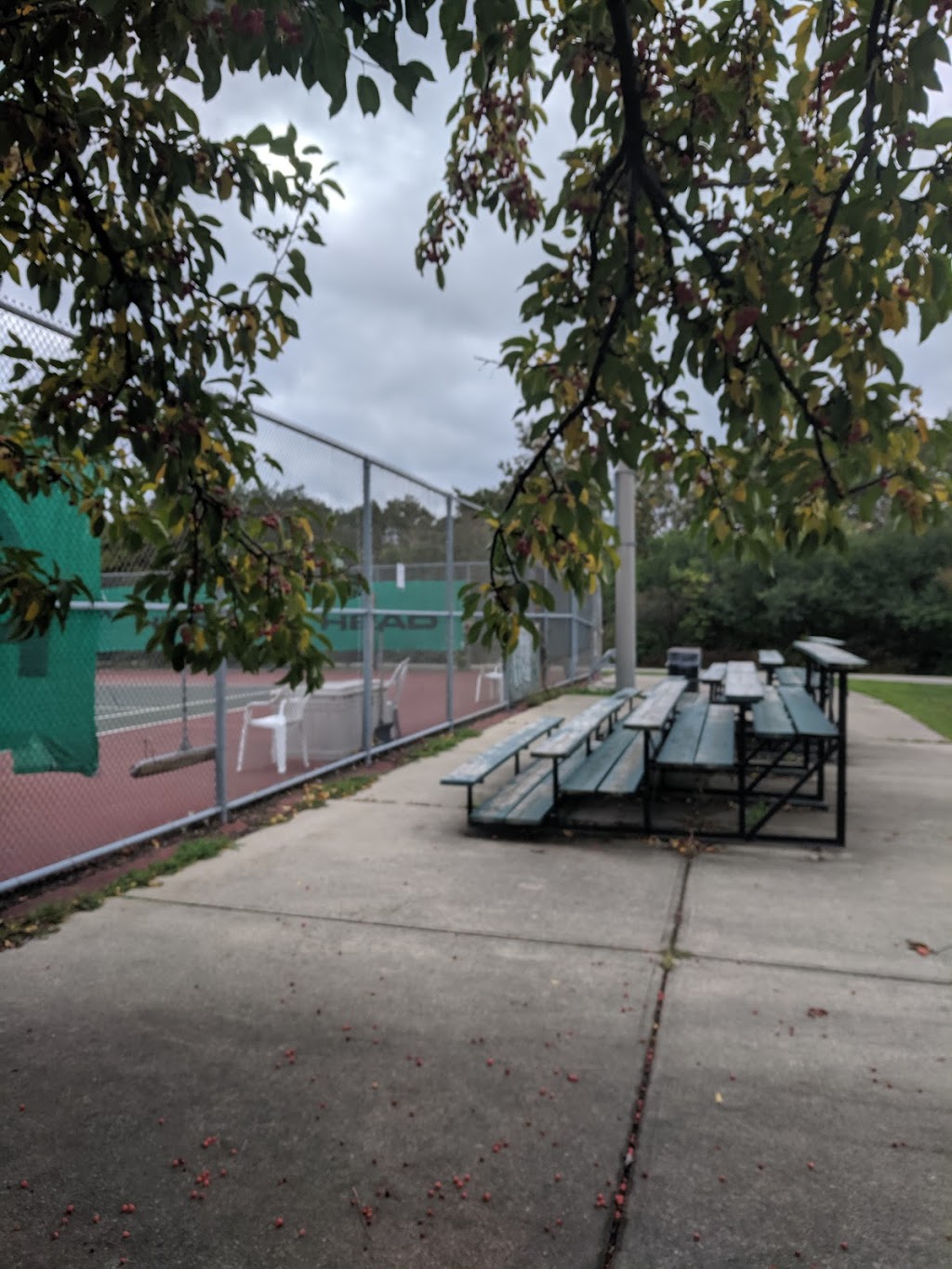 Fairview Tennis Club | 395 Fairview Rd W, Mississauga, ON L5B 3W5, Canada | Phone: (416) 882-8371
