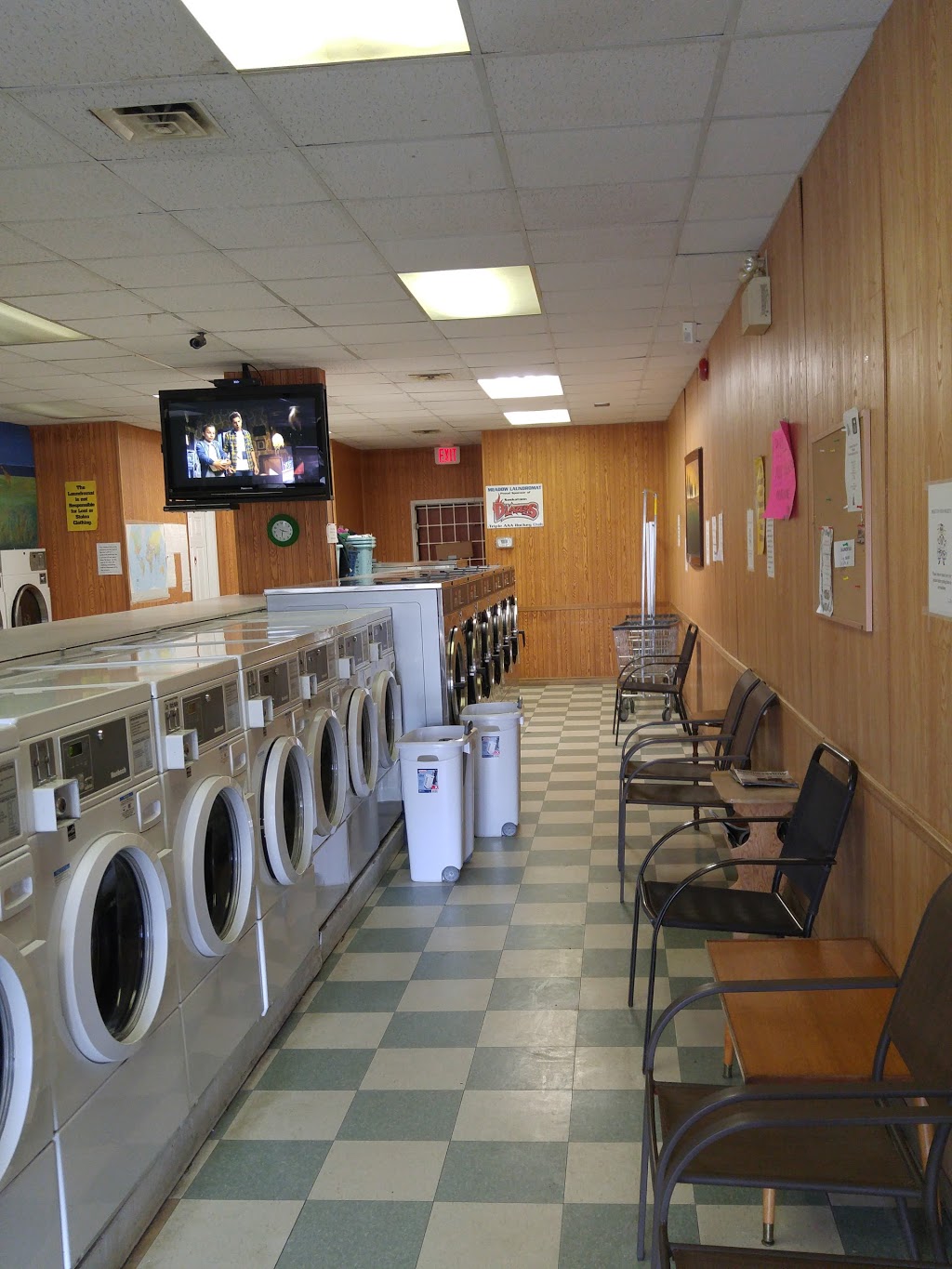 Meadow Laundromat | 501 Ave W South, Saskatoon, SK S7M 4R5, Canada | Phone: (306) 664-2224