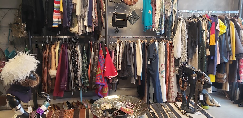 Thrifterie | 79 Av. Fairmount O, Montréal, QC H2T 2M3, Canada | Phone: (514) 718-7905
