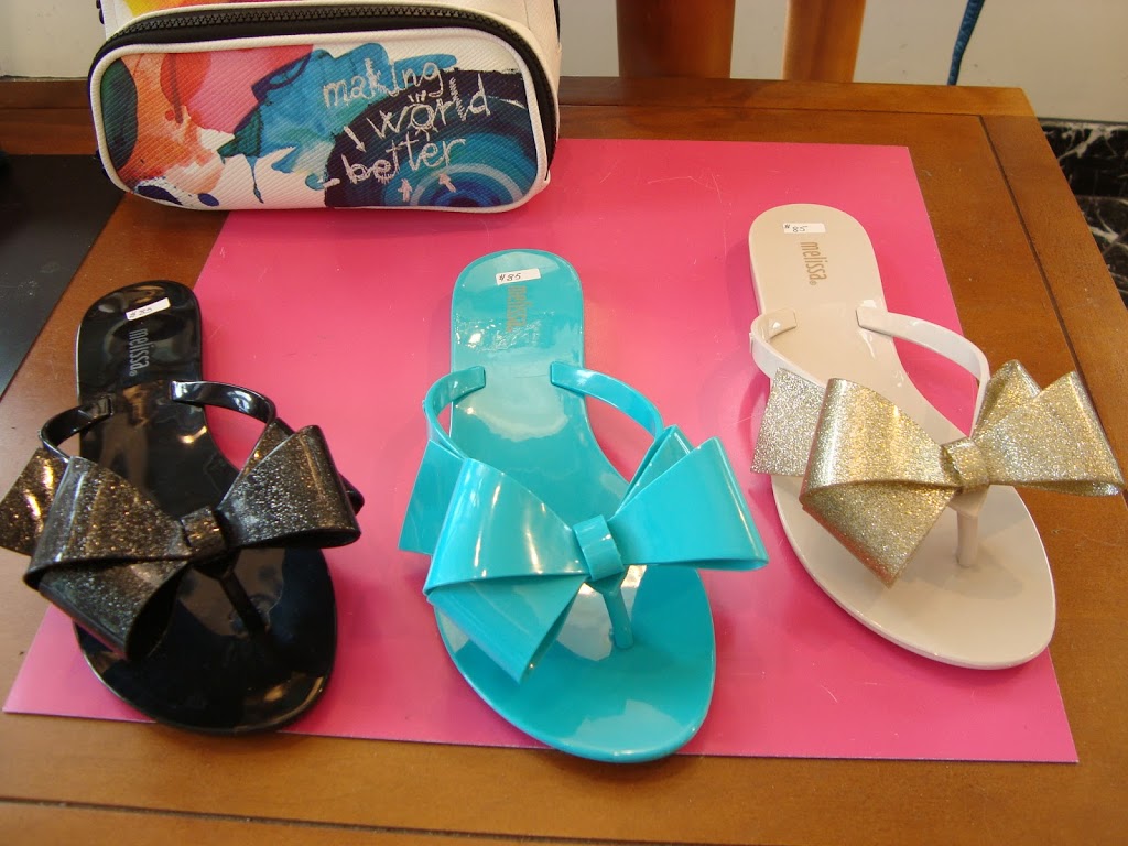 Turner Shoes & Boutique | 15057 32 Ave #930, Surrey, BC V4P 0A2, Canada | Phone: (604) 535-5119