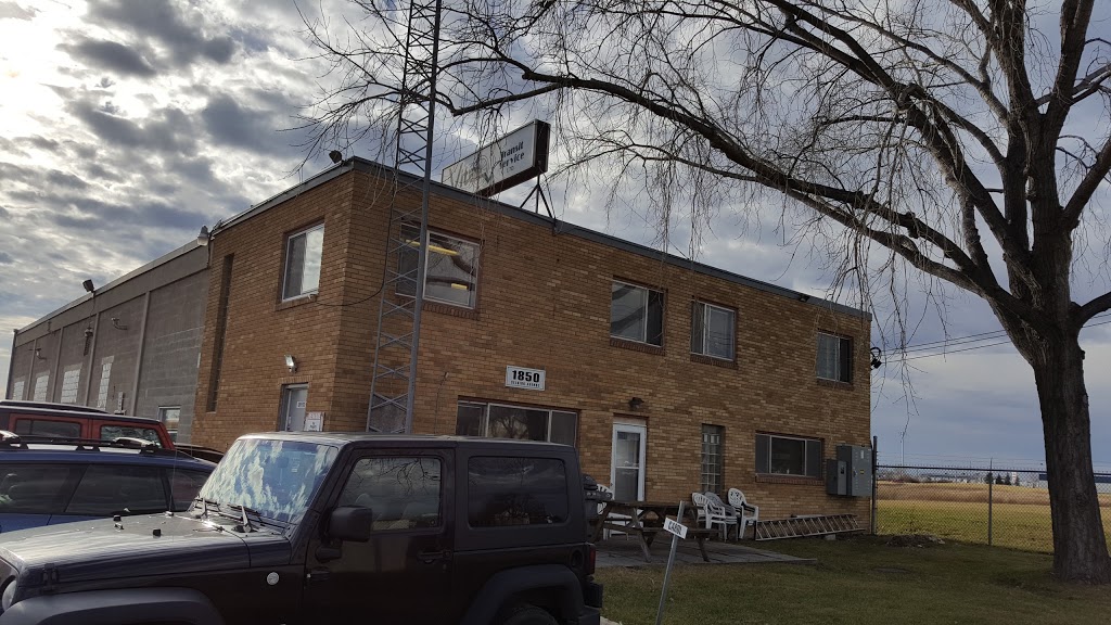 Vital Transit Service | 1850 Selkirk Ave, Winnipeg, MB R2R 0N6, Canada | Phone: (204) 633-2022