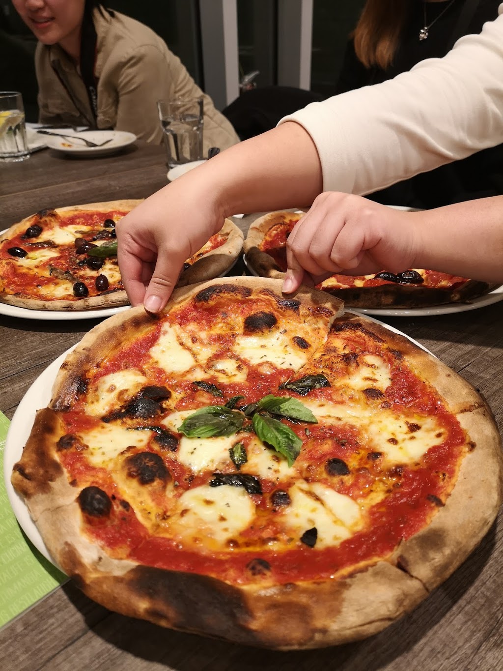 Vivo Pizza + Pasta | 655 Parkside Dr, Waterloo, ON N2L 5E7, Canada | Phone: (519) 781-8486