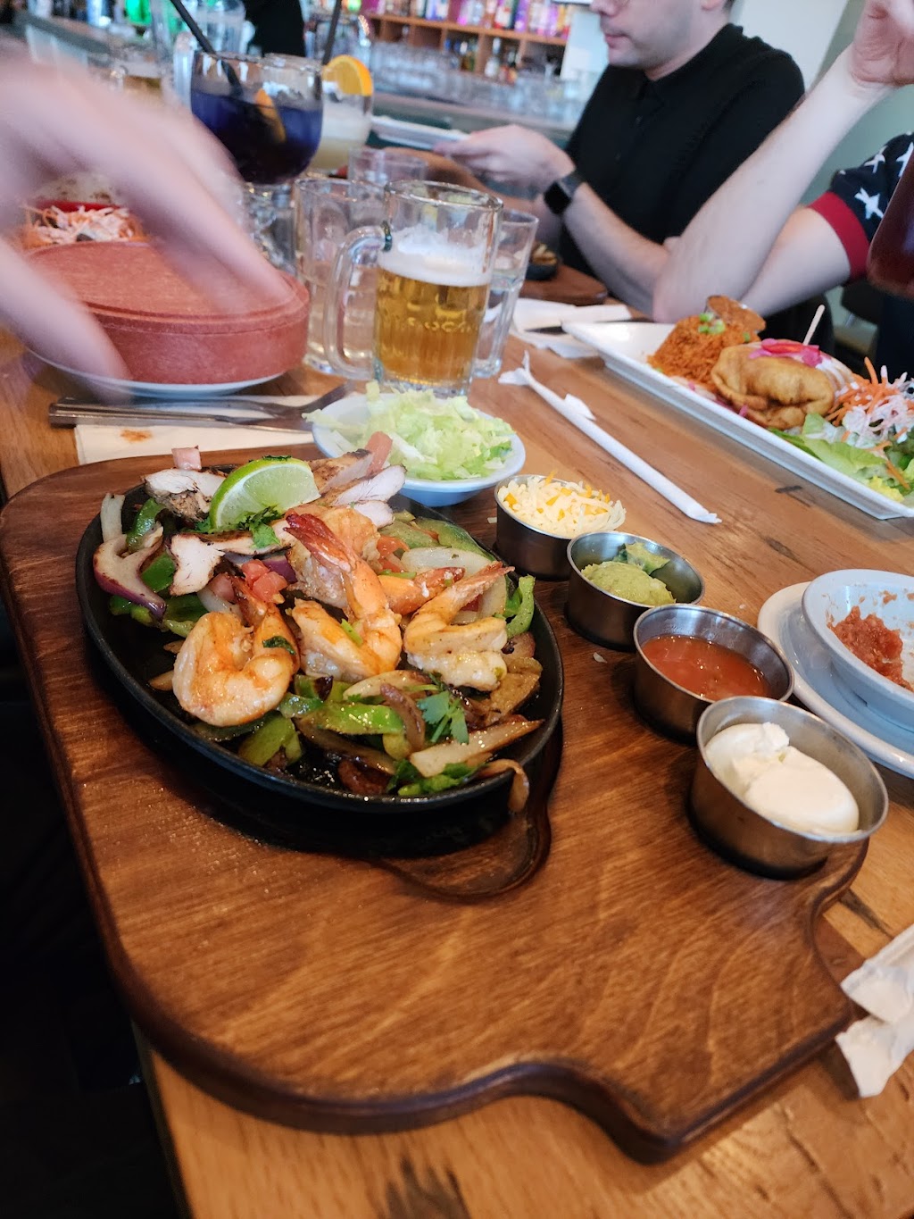 3 Amigos (West Island) | 50-A Bd Brunswick, Pointe-Claire, QC H9B 2L3, Canada | Phone: (514) 630-3329