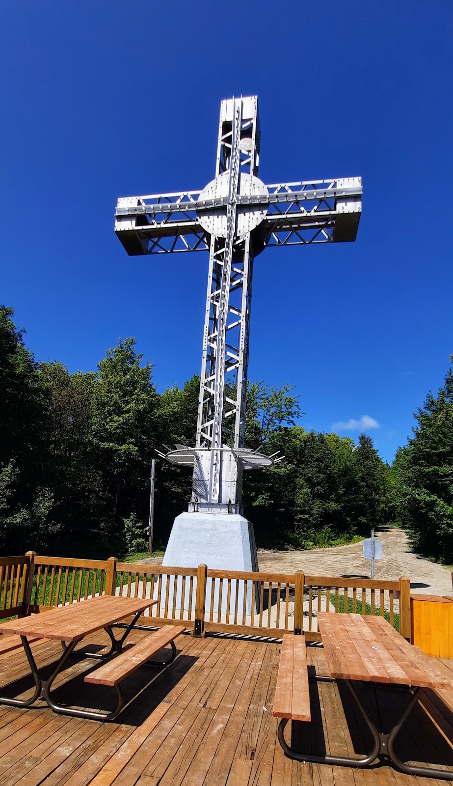 Belvédère de la croix | Rang Ignace-Nadeau, Pohénégamook, QC G0L 1J0, Canada | Phone: (418) 863-7722