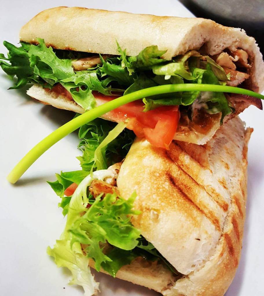 Resto Cafe Time Square | 4871 Rue Jarry E, Saint-Léonard, QC H1R 1Y1, Canada | Phone: (514) 658-0999